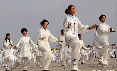 打太极拳 是医治慢性疾病的特效药!